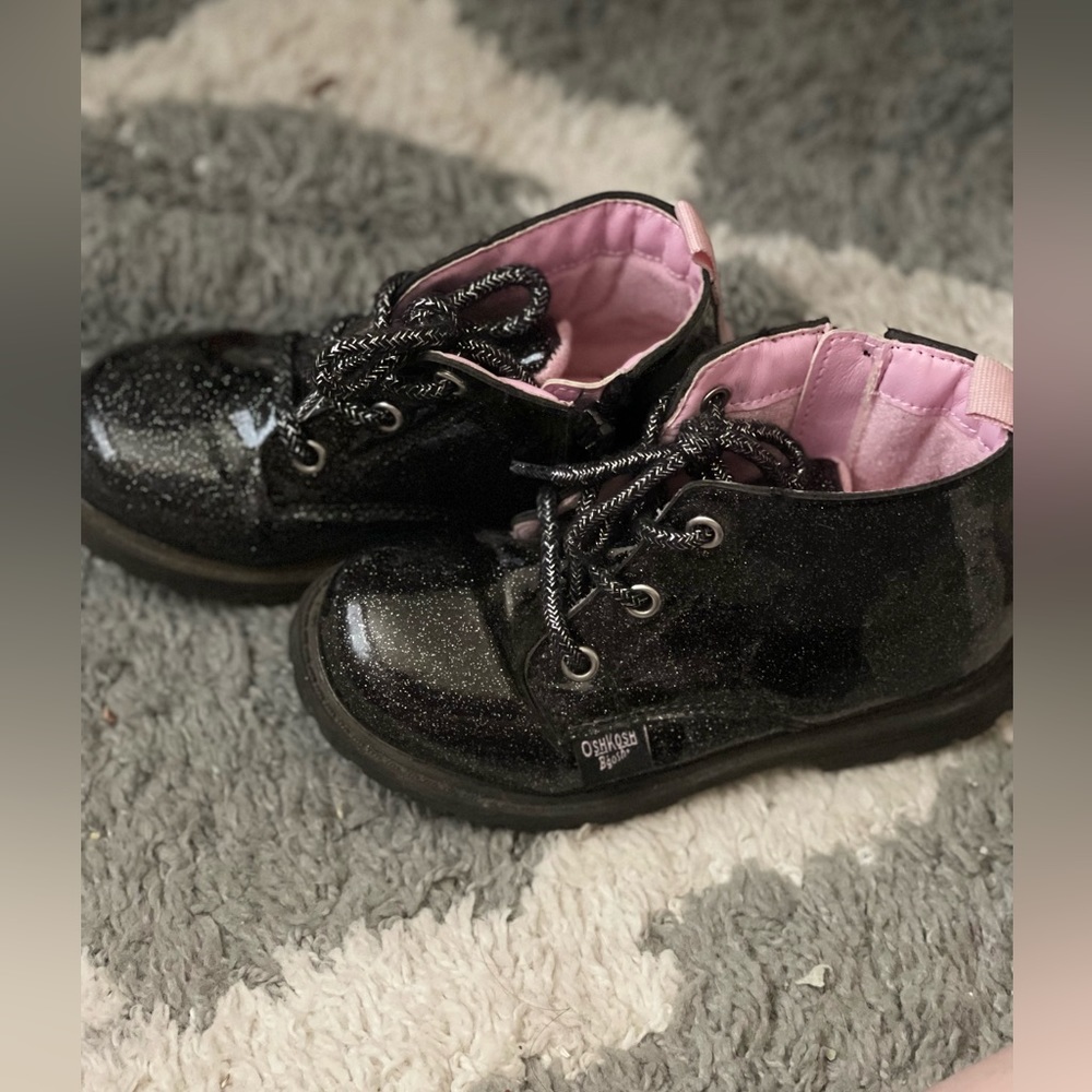 OshKosh black glitter booties size 10. Worn once for pictures.